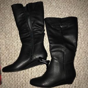 NWT Faux Leather boots w/small wedge!! AZ Anella